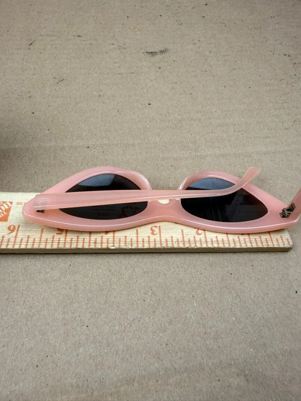 Vintage Style Pink Cat Eye Sunglasses Youth Kids DAMAGE Minor Scratches